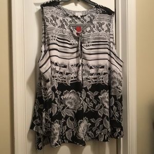 🌟Avenue Striped Lace Up print tank🌟